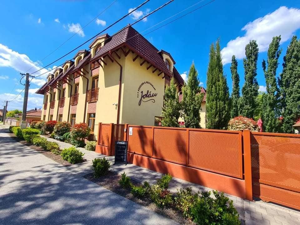 Jolan Pension & Restaurant Cicov Εξωτερικό φωτογραφία