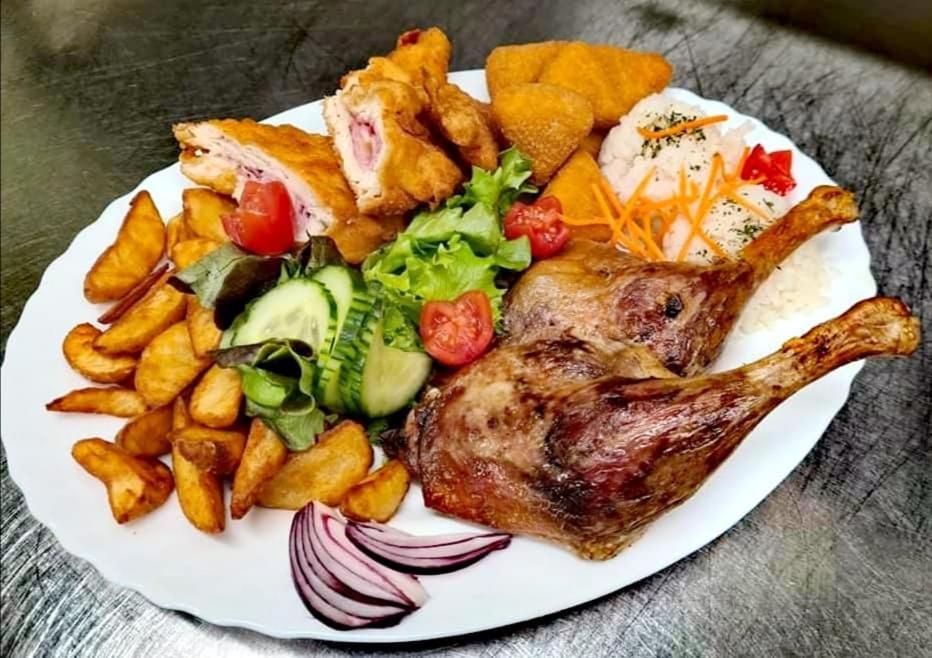 Jolan Pension & Restaurant Cicov Εξωτερικό φωτογραφία